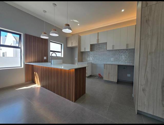3 BEDROOM HOUSE FOR SALE IN SHELLEY POINT